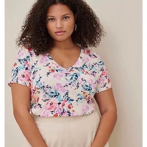 Fun floral plus size tee!